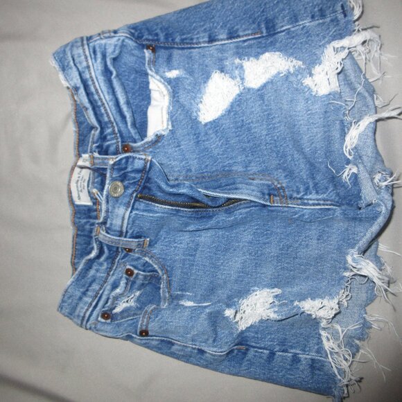 Abercrombie High Rise Mom Jean Shorts - Picture 4 of 5